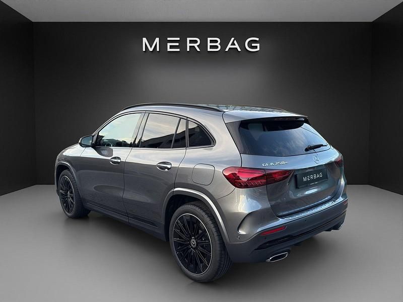 Neu Mercedes GLA250 217 PS (159 kW) 2025 Grau SUV