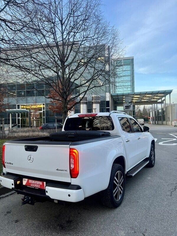 Gebraucht Mercedes X220 Progressive 163 PS (119 kW) 2019 Abholung