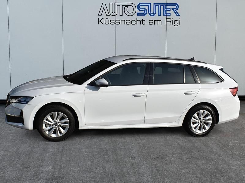 Weiss Gebraucht 2024 Skoda Octavia Selection Kombi | CHF 34’900 (Fairer Preis) - Bild 1/4