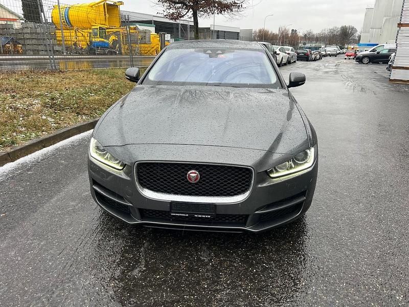 Gebraucht Jaguar XE Prestige 241 PS (177 kW) 2015 Limousine