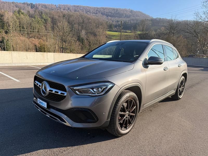 Gebraucht Mercedes GLA200 Progressive 163 PS (119 kW) 2020 SUV
