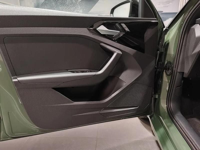 Neu Audi A1 Sportback Attraction 115 PS (84 kW) 2026 Grün Kleinwagen