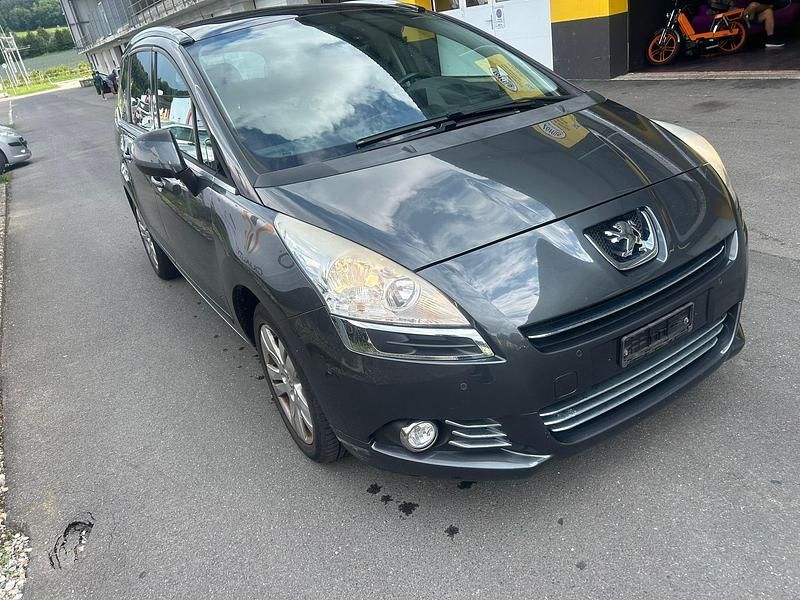 Gebraucht 2011 Peugeot 5008 Active Van / Kleinbus | CHF 3’200 (Etwas zu teuer) - Bild 1/4