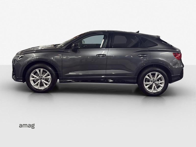 Neu Audi Q3 Sportback Attraction 150 PS (110 kW) 2025 Mythosschwarz metallic SUV