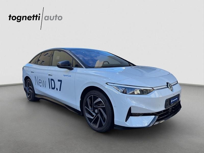 Gebraucht VW ID.7 Pro 210 kW (286 PS) 2023 Weiss Kleinwagen