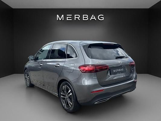 Neu Mercedes B200 163 PS (119 kW) 2025 Grau Van / Kleinbus