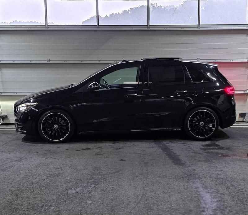 Gebraucht Mercedes B250 AMG line 224 PS (164 kW) 2019 Van / Kleinbus