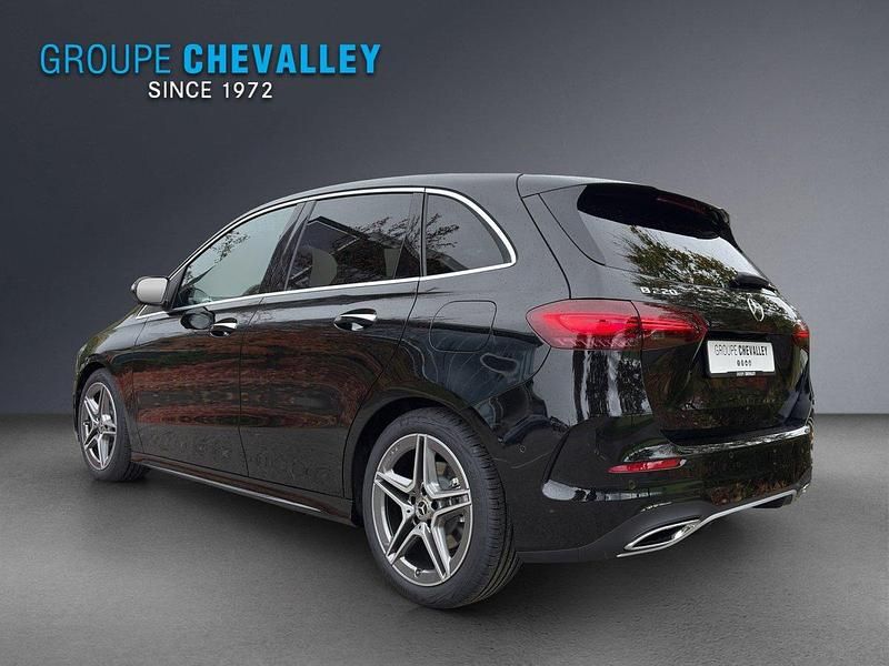 Neu Mercedes B220 190 PS (139 kW) 2025 Schwarz Van / Kleinbus