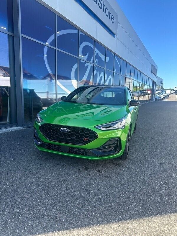 Neu Ford Focus ST 280 PS (205 kW) 2025 Grün Limousine