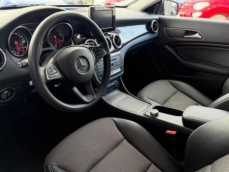 Gebraucht Mercedes CLA200 Shooting Brake 136 PS (100 kW) 2017 Kombi