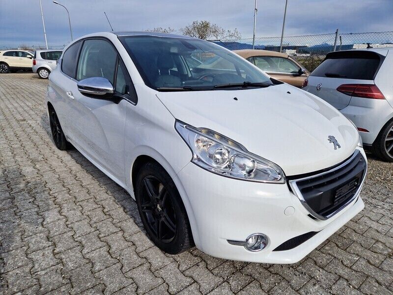 Gebraucht 2014 Peugeot 208 Allure Kleinwagen | CHF 6’900 (Fairer Preis) - Bild 1/4