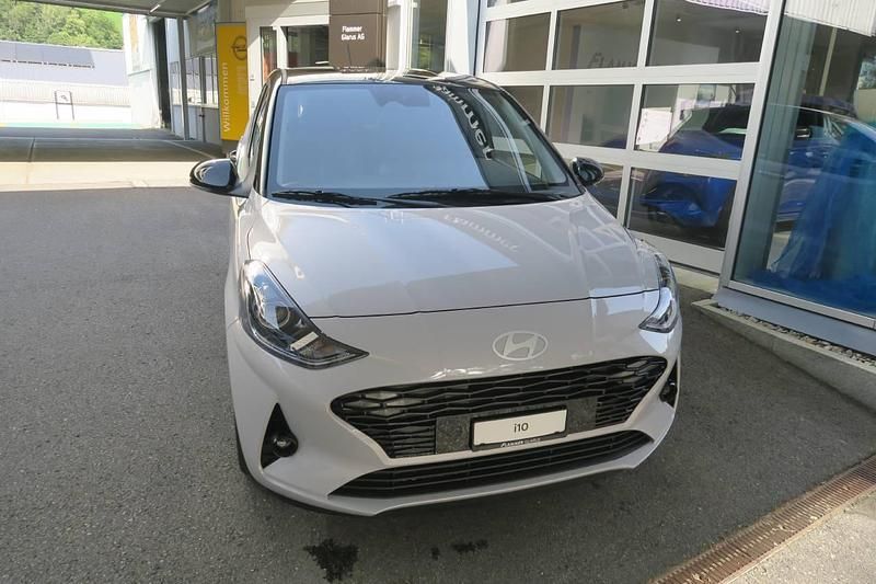 Grau Neu 2025 Hyundai i10 Kleinwagen | CHF 25’400 (Etwas zu teuer) - Bild 1/4