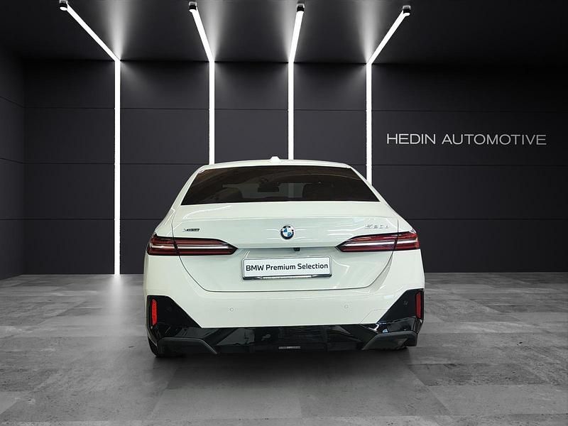 Gebraucht BMW 520 Shadowline 208 PS (152 kW) 2024 Weiss Limousine