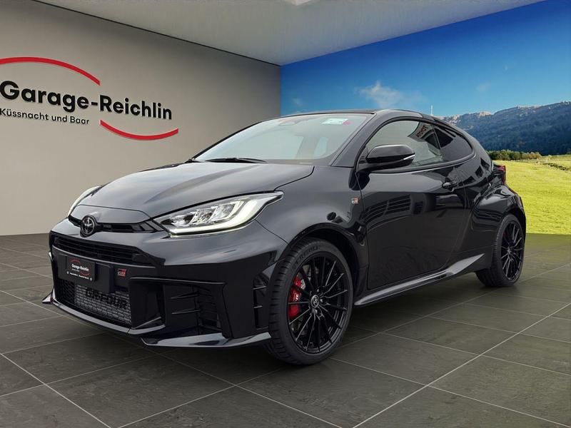 Schwarz Gebraucht 2024 Toyota Yaris Sport Kleinwagen | CHF 52’550 - Bild 1/4