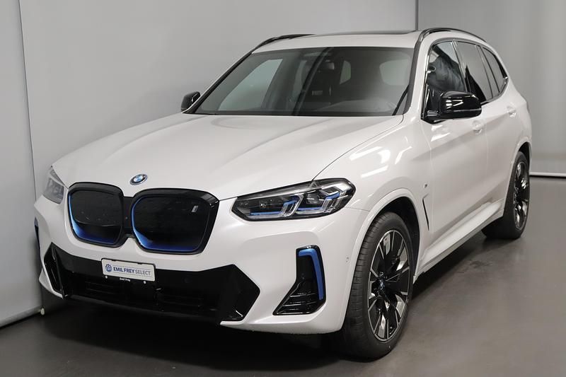 Weiss Gebraucht 2024 BMW iX3 Impressive SUV | CHF 45’900 (Fairer Preis) - Bild 1/4
