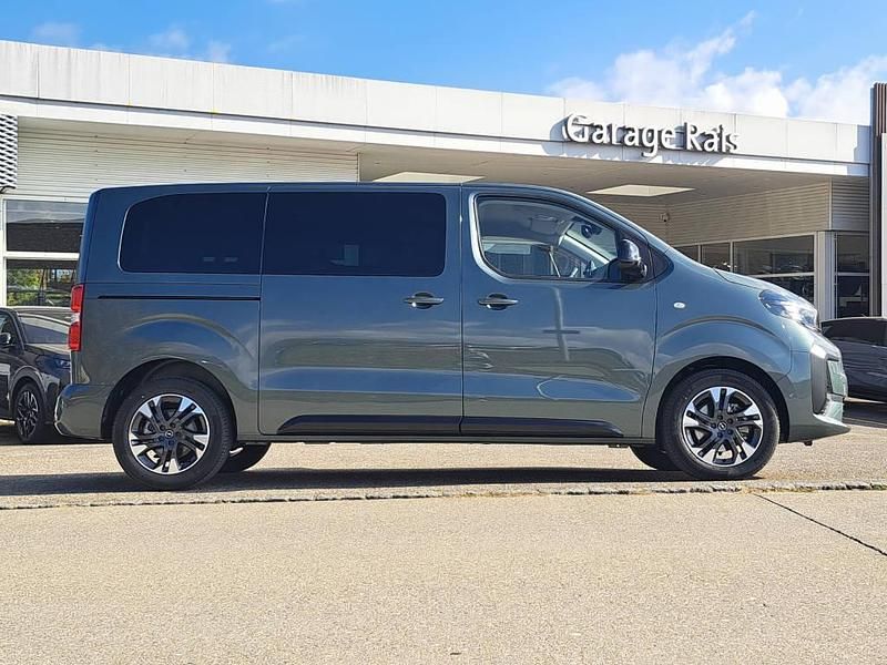 Neu Opel Zafira 177 PS (130 kW) 2025 Van / Kleinbus