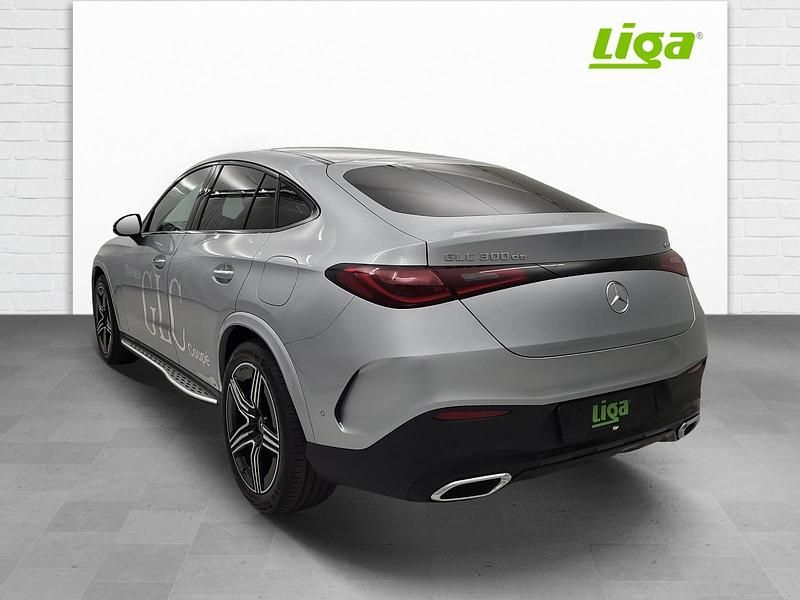 Gebraucht Mercedes GLC300e AMG line 333 PS (244 kW) 2023 Silber Coupé