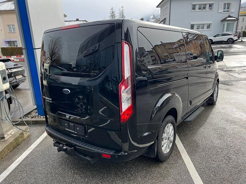 Gebraucht Ford Tourneo Titanium 170 PS (125 kW) 2019 Van / Kleinbus