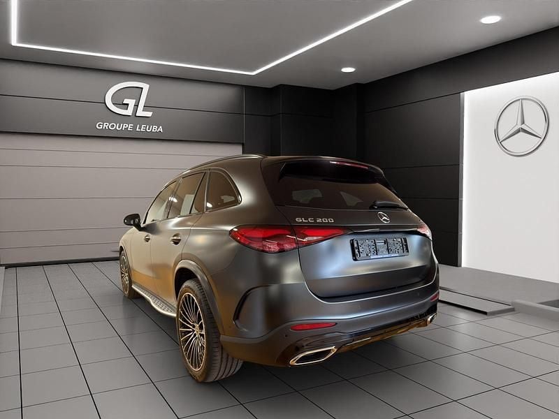 Neu Mercedes GLC200 204 PS (150 kW) 2026 Grau SUV