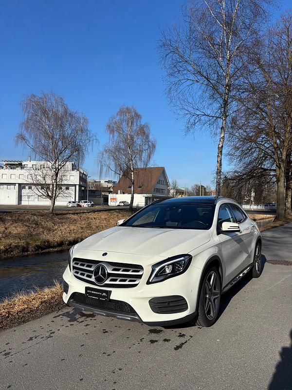 Gebraucht Mercedes GLA200 AMG 136 PS (100 kW) 2017 SUV