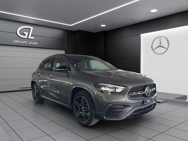 Gebraucht Mercedes GLA220 190 PS (139 kW) 2025 Grau SUV