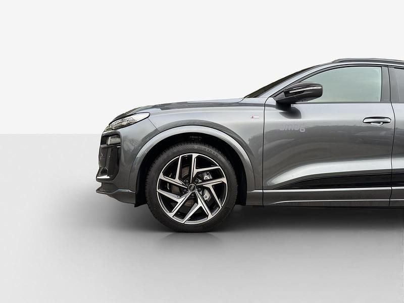 Neu Audi Q6 Sportback e-tron Ambiente 285 kW (388 PS) 2025 Daytonagrau perleffekt SUV