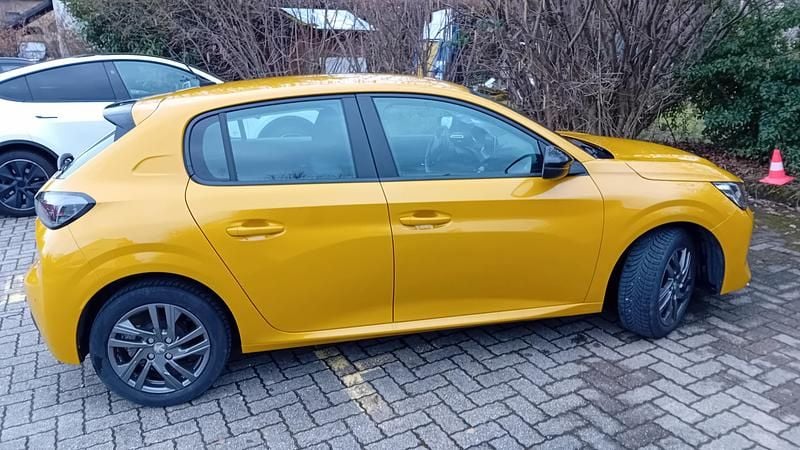 Gebraucht Peugeot 208 Active 101 PS (74 kW) 2022 Kleinwagen