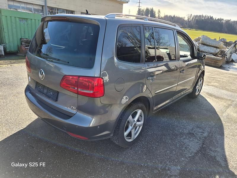 Gebraucht VW Touran Highline 105 PS (77 kW) 2011 Van / Kleinbus