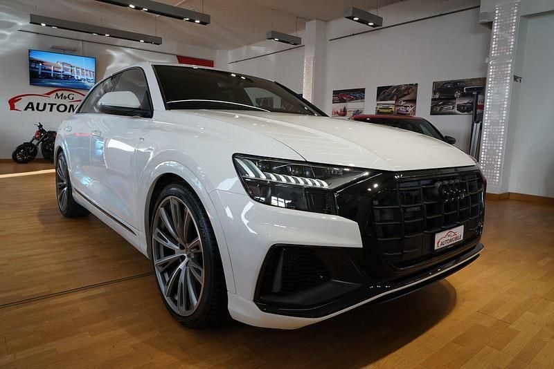 Gebraucht Audi Q8 S-Line 340 PS (250 kW) 2022 SUV