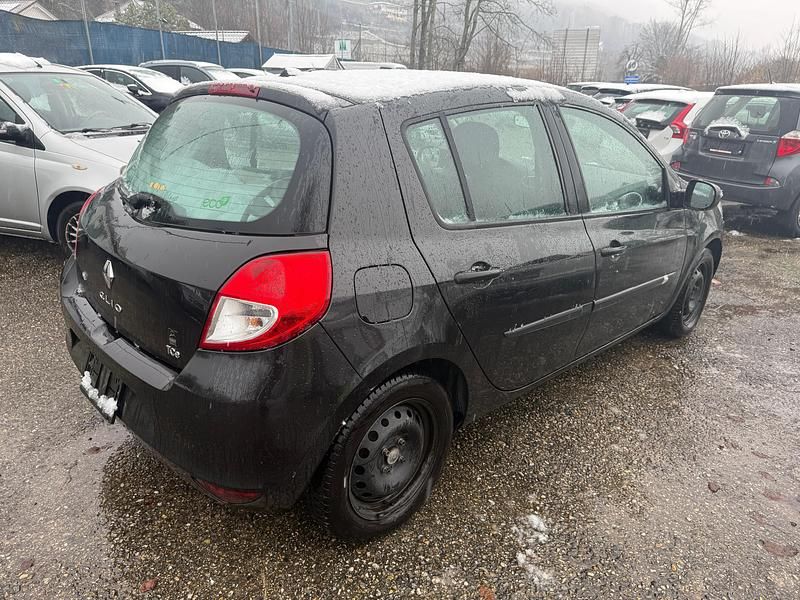 Gebraucht Renault Clio II 103 PS (75 kW) 2011