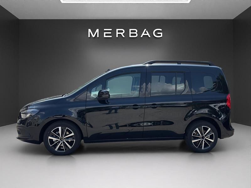 Neu Mercedes T180 Style 131 PS (96 kW) 2025 Schwarz Van / Kleinbus