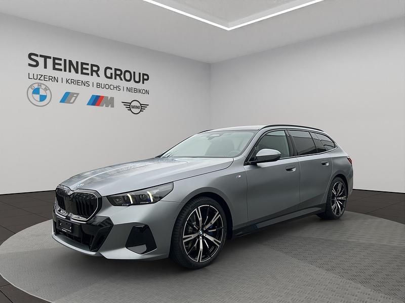 Neu BMW 540 M Sport 302 PS (222 kW) 2025 Grau Kombi
