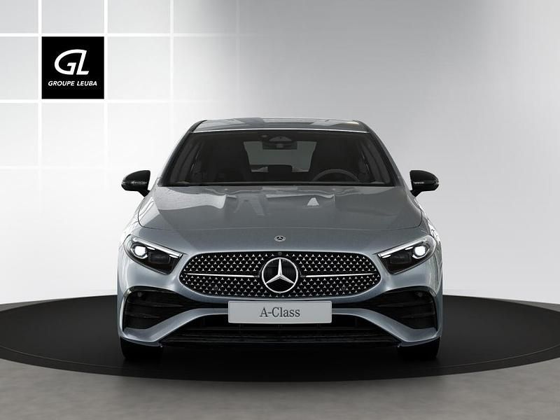 Gebraucht Mercedes A200 Night 163 PS (119 kW) 2025 Silber Limousine
