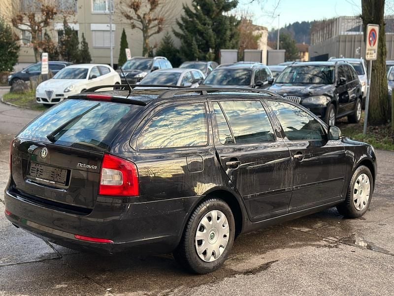 Gebraucht Skoda Octavia Ambiente 105 PS (77 kW) 2011 Kombi