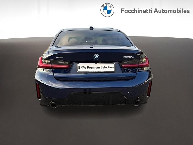 Gebraucht BMW 330e M Sport 292 PS (214 kW) 2025 Blau Limousine