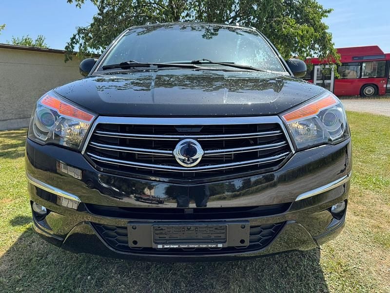 Gebraucht Ssangyong (KGM) Rodius Sapphire 155 PS (114 kW) 2014 Van / Kleinbus