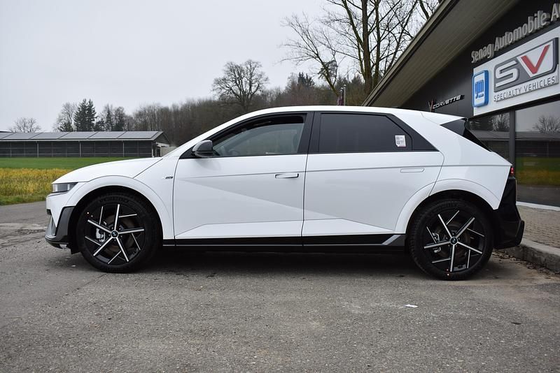 Neu Hyundai Ioniq N Line 164 kW (224 PS) 2025 Weiss Kleinwagen