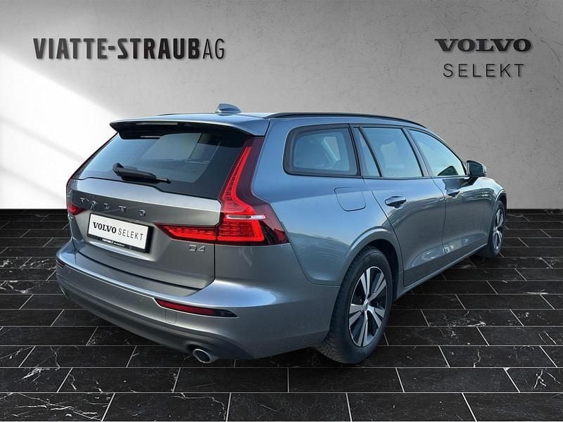 Gebraucht Volvo V60 Momentum 190 PS (139 kW) 2018 Anthrazit Kombi
