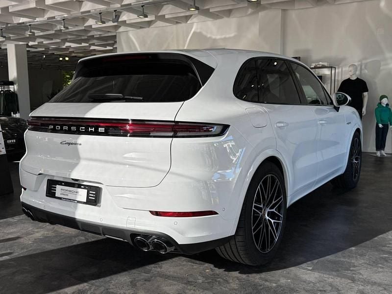 Gebraucht Porsche Cayenne 470 PS (345 kW) 2025 SUV