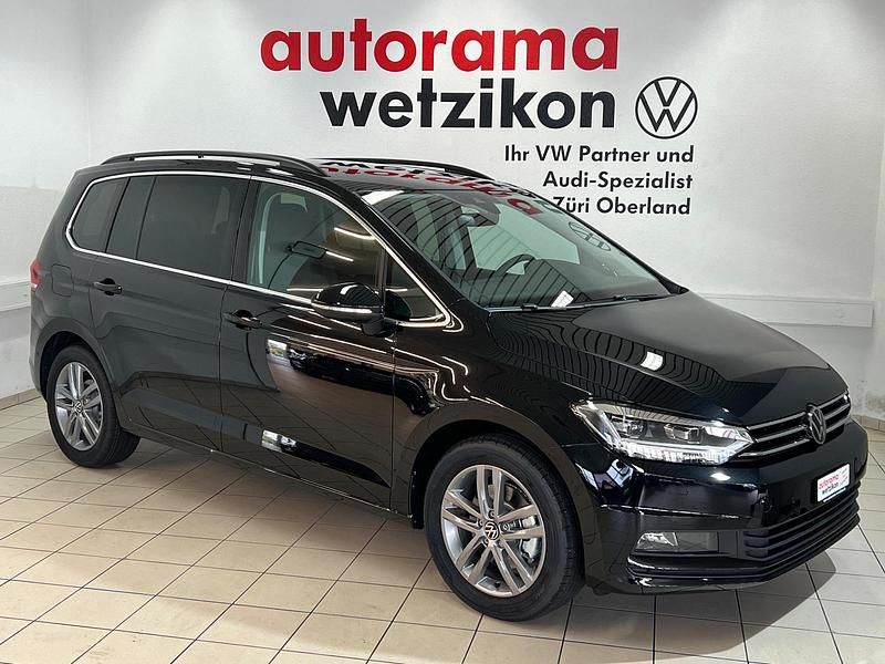 Neu VW Touran Comfortline 150 PS (110 kW) 2025 Schwarz Van / Kleinbus