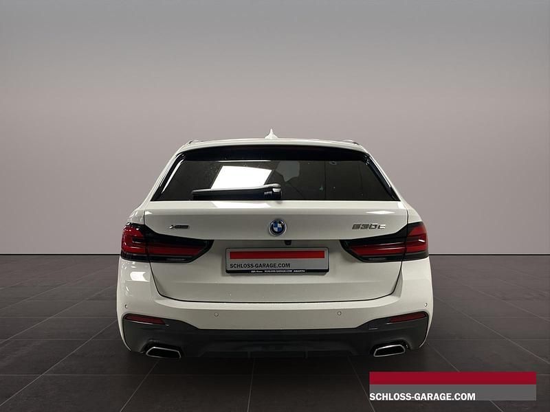 Gebraucht BMW 530e M Sport 292 PS (214 kW) 2022 Weiss Kombi