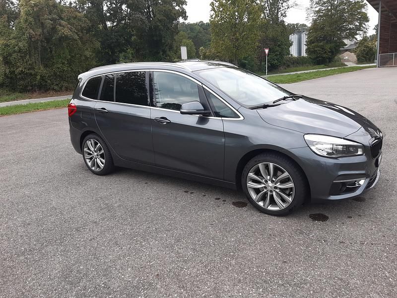 Gebraucht BMW 220 Gran Tourer Sport Line 190 PS (139 kW) 2018 Van / Kleinbus