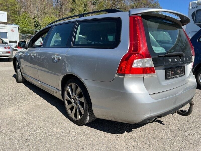 Gebraucht Volvo V70 Momentum 181 PS (133 kW) 2016 Kombi
