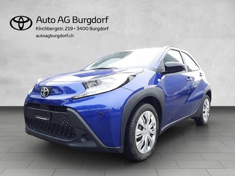 Gebraucht Toyota Aygo X Comfort 72 PS (52 kW) 2024 Blau SUV