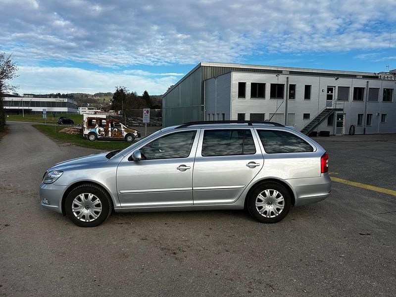 Gebraucht 2011 Skoda Octavia Clever Kombi | CHF 3’750 (Fairer Preis) - Bild 1/4