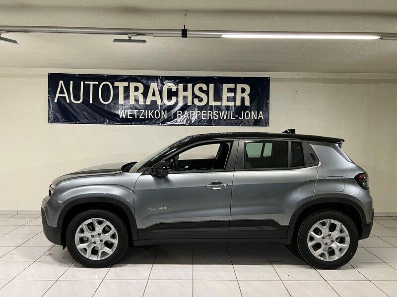 Grau Gebraucht 2024 Jeep Avenger EV Altitude SUV | CHF 24’900 - Bild 1/4