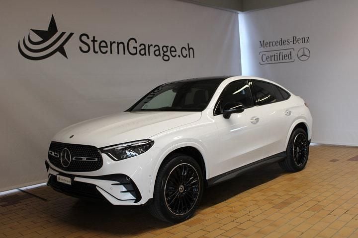 Gebraucht Mercedes GLC300e AMG line 313 PS (230 kW) 2024 Weiss Coupé
