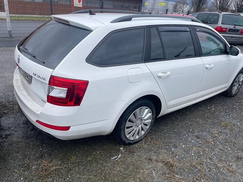 Gebraucht Skoda Octavia Elegance 105 PS (77 kW) 2014 Kombi