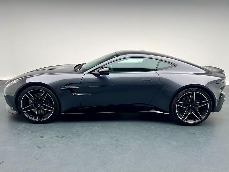 Neu Aston Martin V8 Vantage 665 PS (489 kW) 2025 Grau Coupé