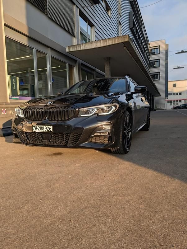Gebraucht 2021 BMW 320e M Sport Kombi | CHF 29’900 (Superpreis) - Bild 1/4